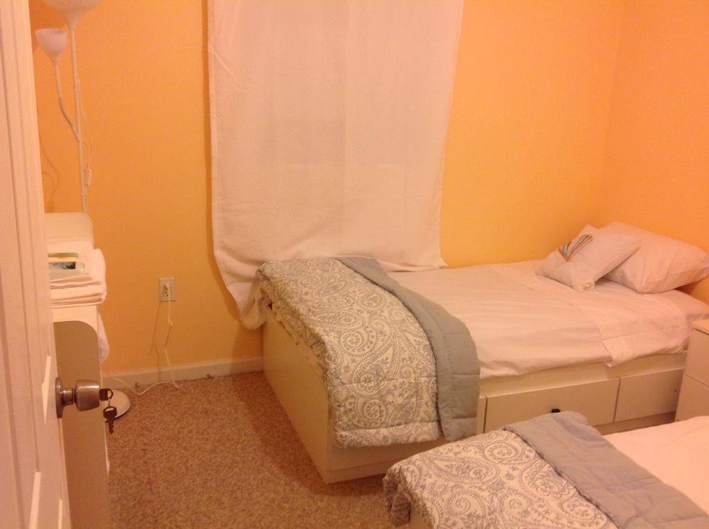 Mojoy Homesuites At Runyon Newark Esterno foto