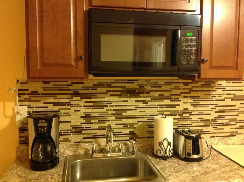 Mojoy Homesuites At Runyon Newark Esterno foto