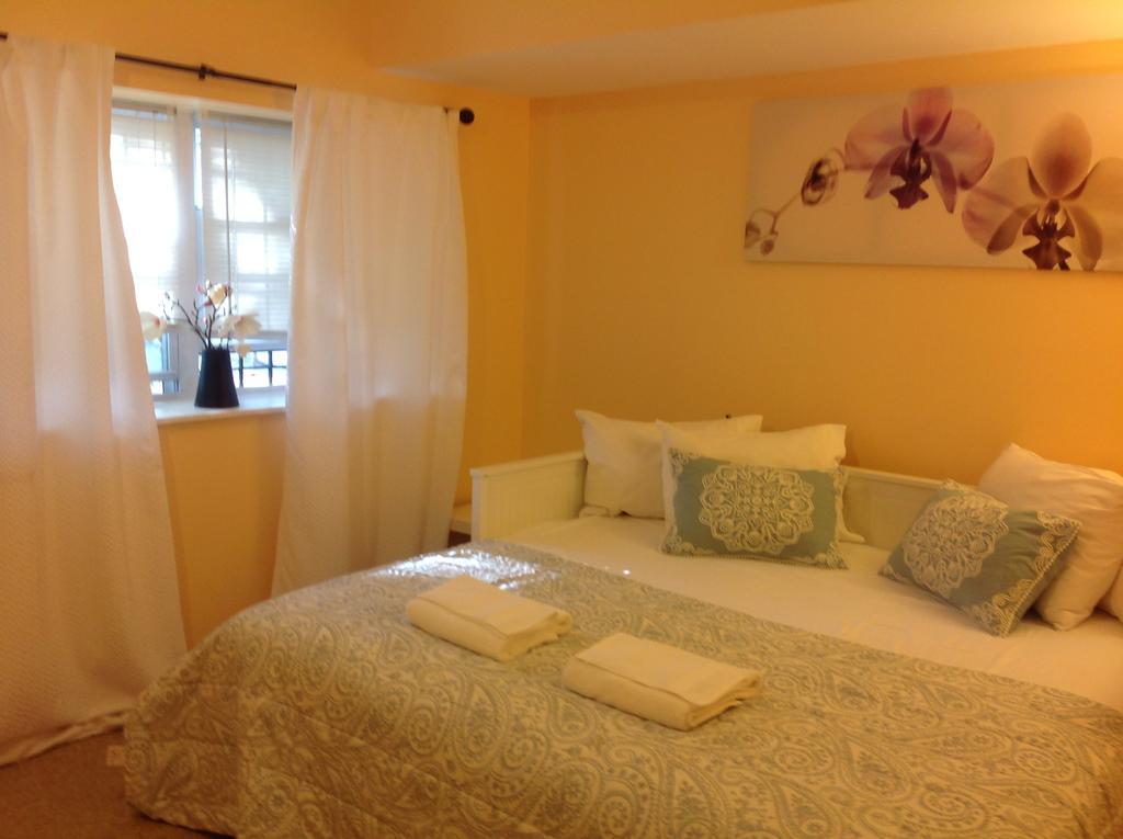 Mojoy Homesuites At Runyon Newark Esterno foto