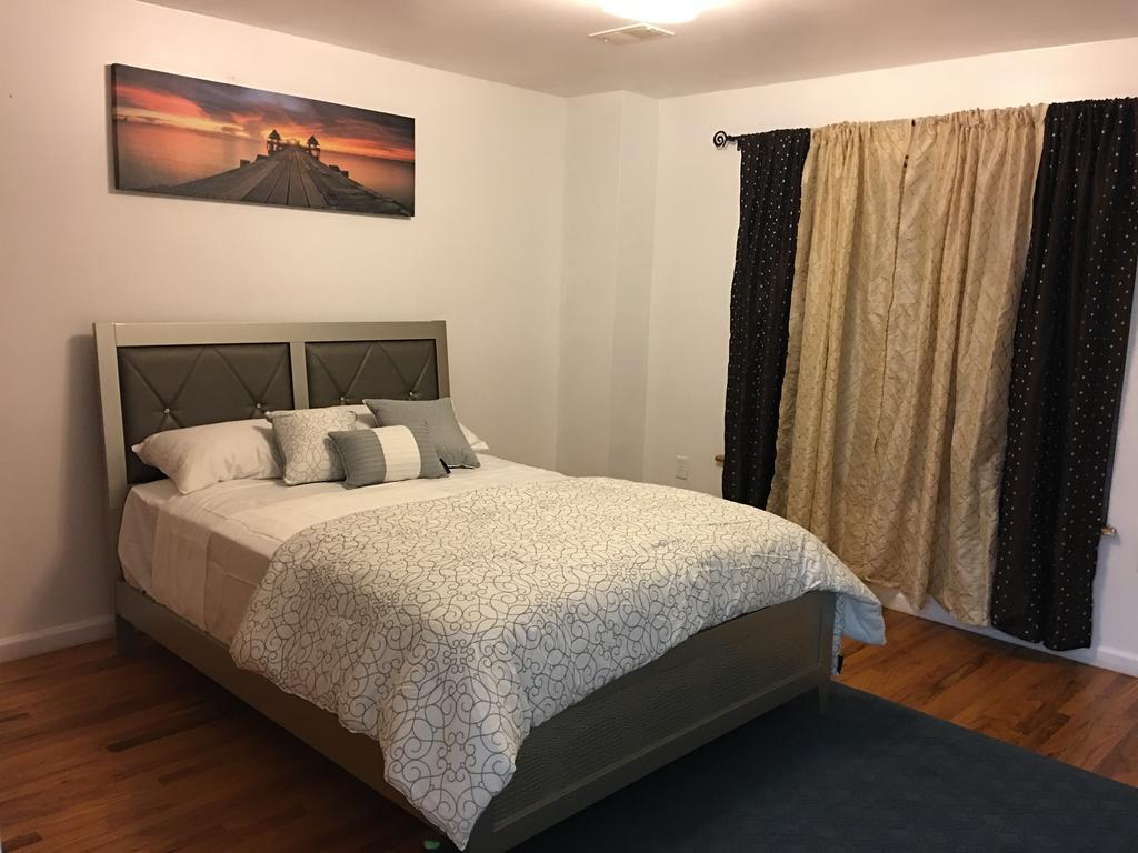 Mojoy Homesuites At Runyon Newark Esterno foto