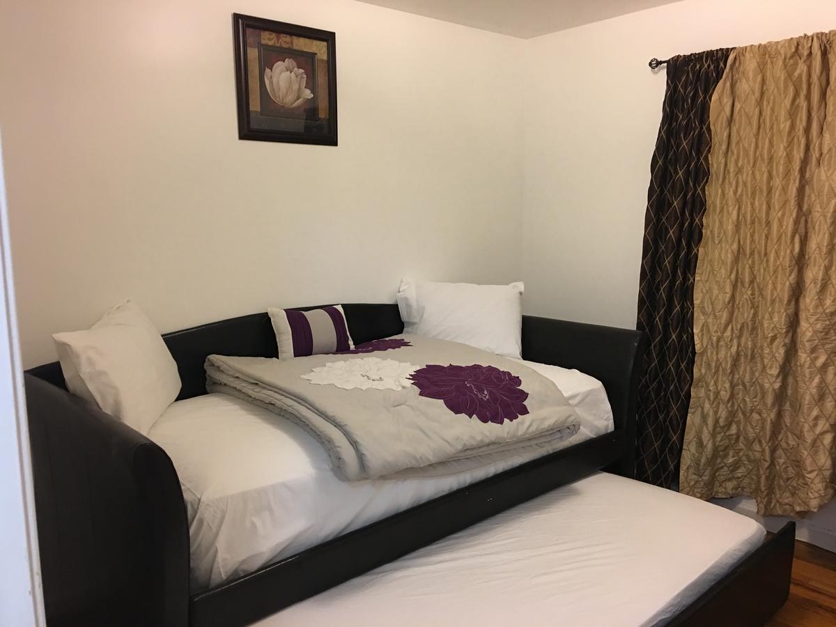Mojoy Homesuites At Runyon Newark Esterno foto